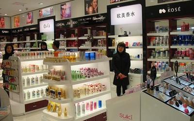 經(jīng)營(yíng)化妝品店如何提高銷(xiāo)售技巧?化妝品店經(jīng)營(yíng)技巧